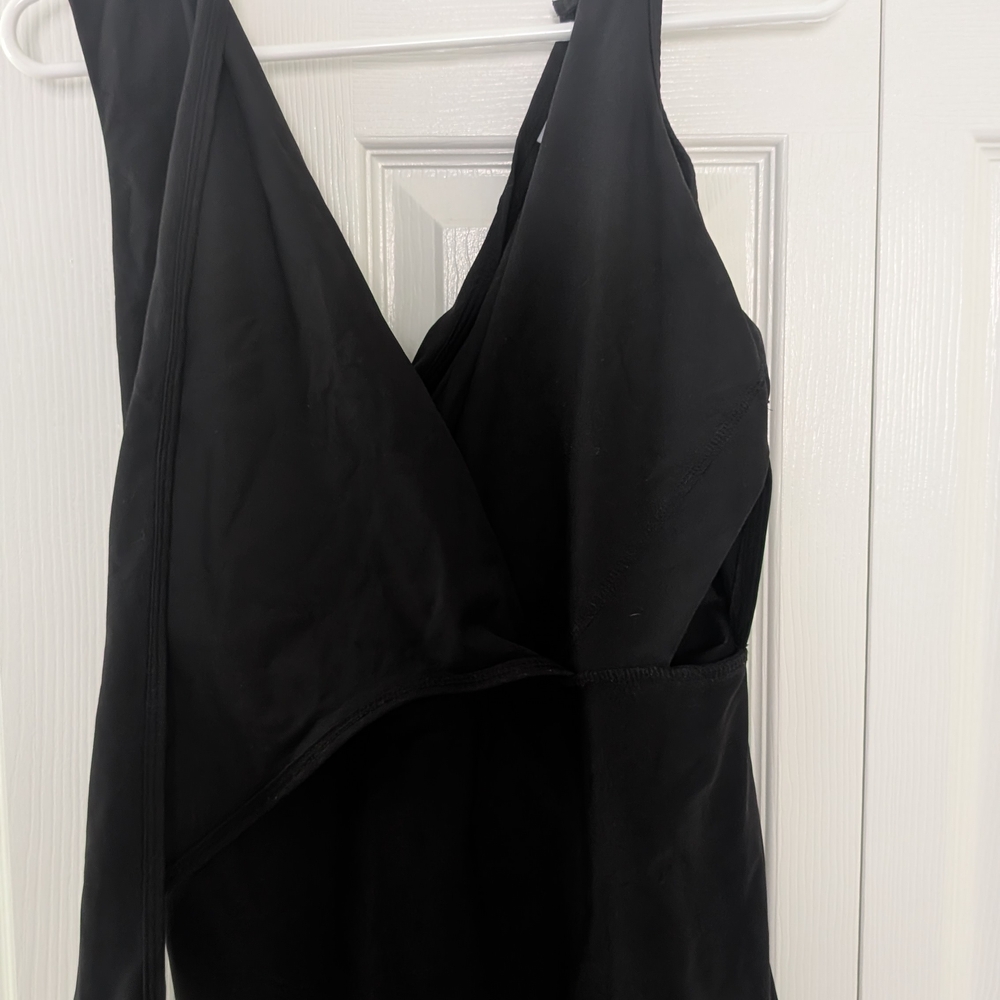 Elegant Black Sleeveless Dress